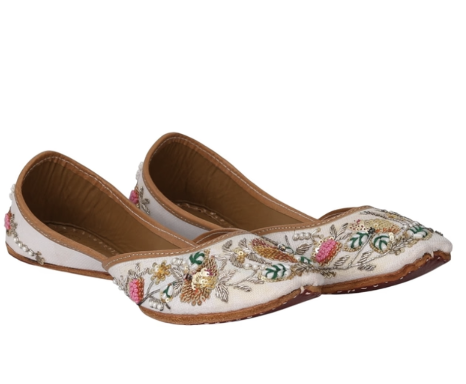 Meadow Charm Traditional Jutti