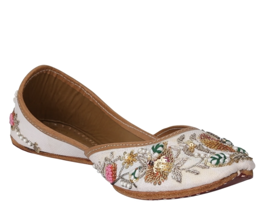Meadow Charm Traditional Jutti