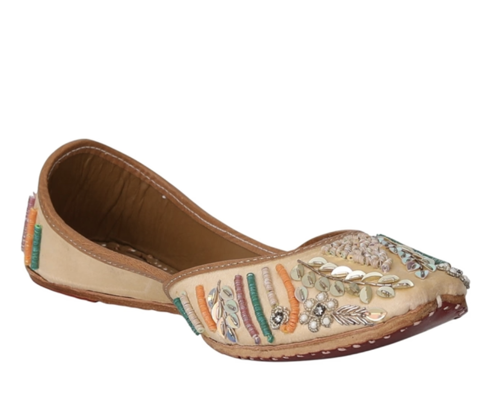 Sunlit Bloom Embroidered Jutti